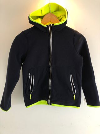 Sudadera para niño Decathlon de segunda mano por 8 EUR en Marbella en  WALLAPOP