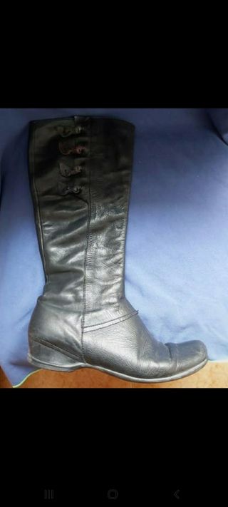 Botas altas mujer. Talla 40. Hispanitas de segunda mano por 5 EUR en  Fuenlabrada en WALLAPOP