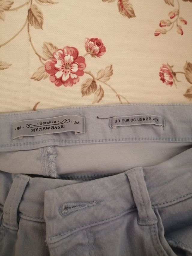 Pantalón azul clarito