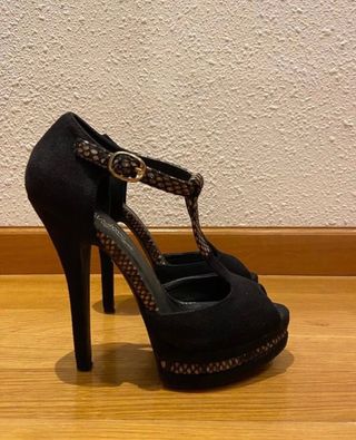 Sandalia tacón negra Marypaz de segunda mano por 10 EUR en Barcelona en  WALLAPOP