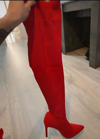 Botas calcetin rojas de segunda mano por 25 EUR en Huelva en WALLAPOP