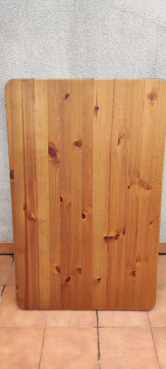 Mesa alta de Ikea LEKSVIC.