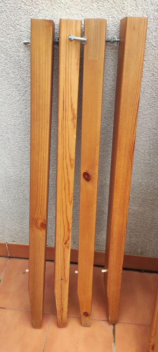 Mesa alta de Ikea LEKSVIC.