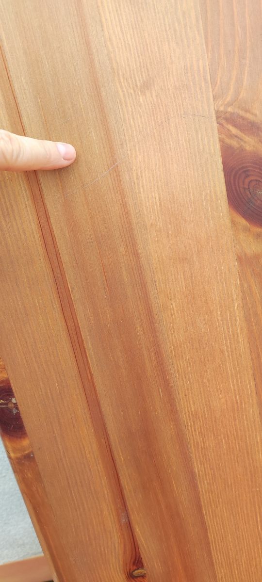 Mesa alta de Ikea LEKSVIC.