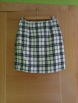 Falda de cuadros Shein de segunda mano por 5 EUR en Herrera de Pisuerga en  WALLAPOP