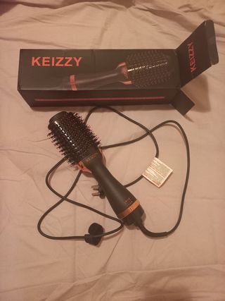Cepillo\\/secador de segunda mano por 35 EUR en Barañain en WALLAPOP