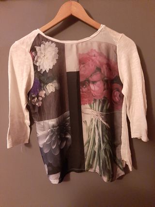 Camiseta mujer Zara de segunda mano por 3 EUR en Olazagutía en WALLAPOP
