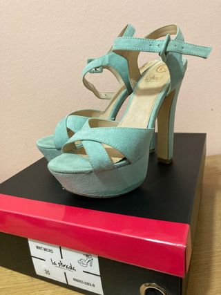 Sandalias verde agua de segunda mano por 9 EUR en Vigo en WALLAPOP