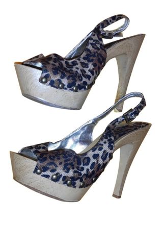 Zapatos plataforma animal print 40 de segunda mano por 12 EUR en Alicante  en WALLAPOP