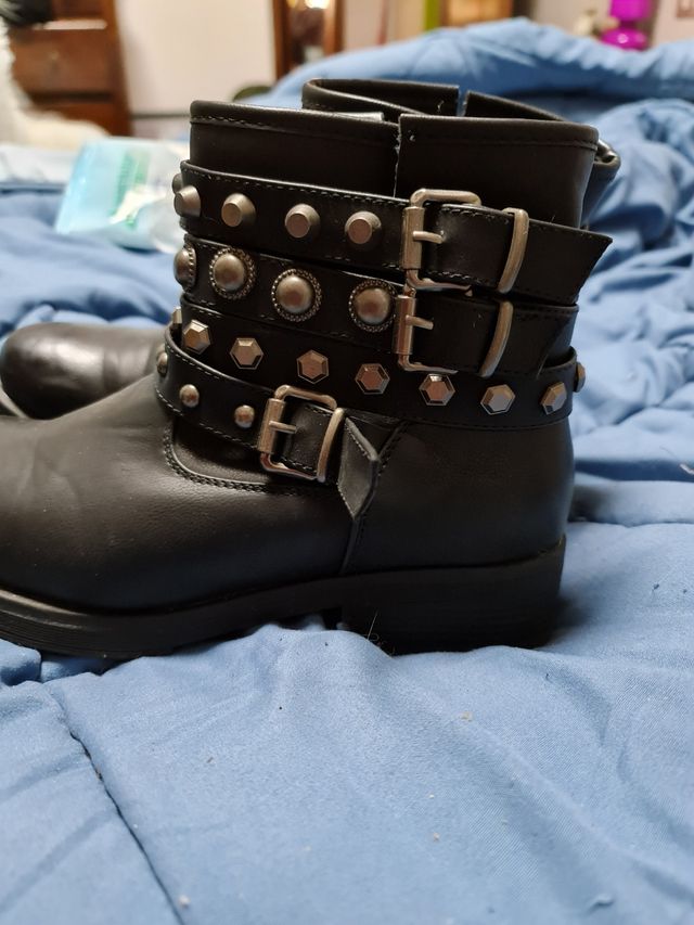 stivaletti borchiati