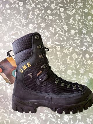 BOTAS BOREAL UME de segunda mano por 210 EUR en Madrid en WALLAPOP
