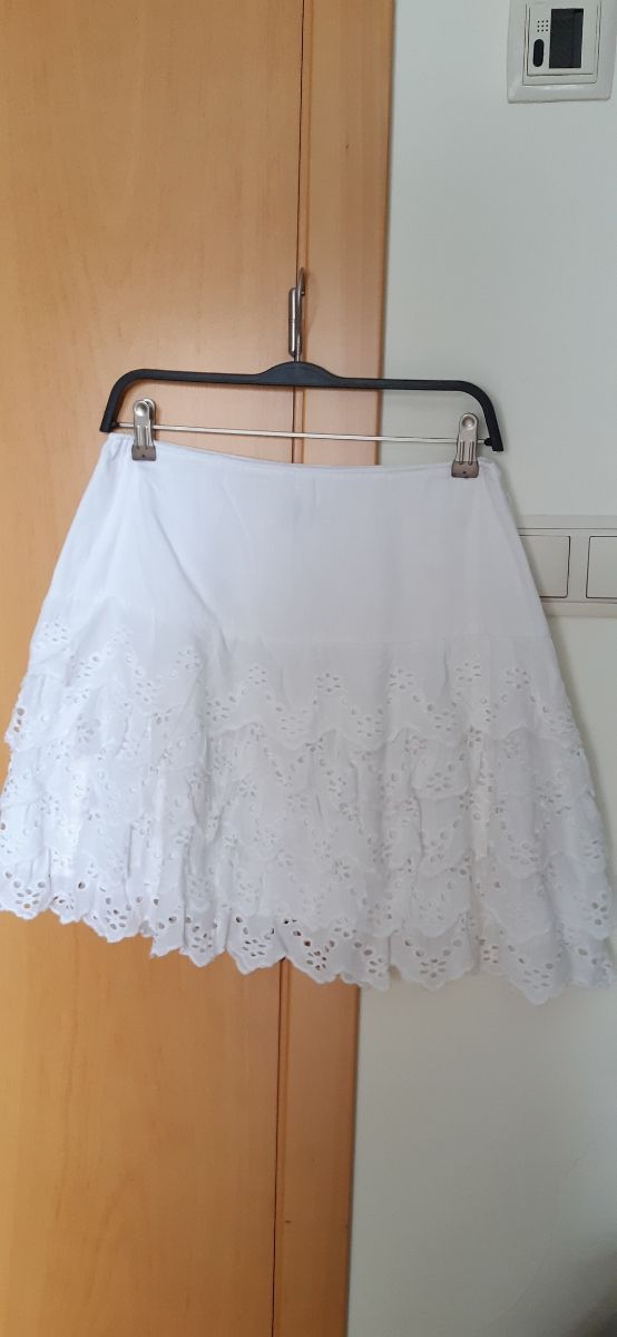 Falda T.M blanca de volantes Elogy