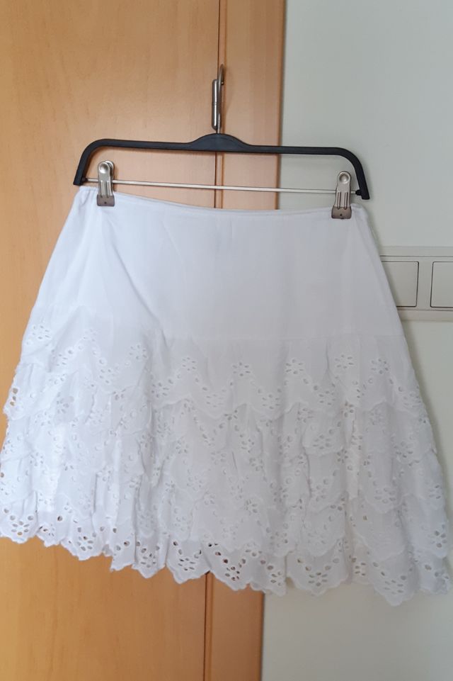 Falda T.M blanca de volantes Elogy