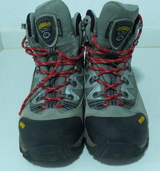 Botas de chica ASOLO, media\\/alta montaña de segunda mano por 50 EUR en  Canals en WALLAPOP