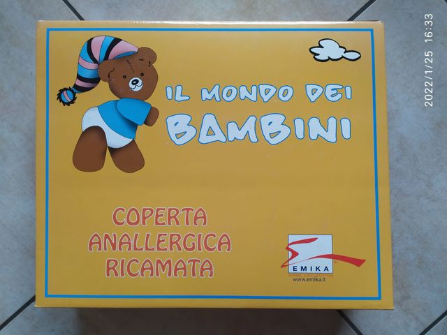 Coperta Anallergica Ricamata Cm. 100x130. Nuova