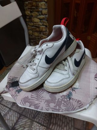 Zapatillas nike talla 38 de segunda mano por 12 EUR en Madrid en WALLAPOP