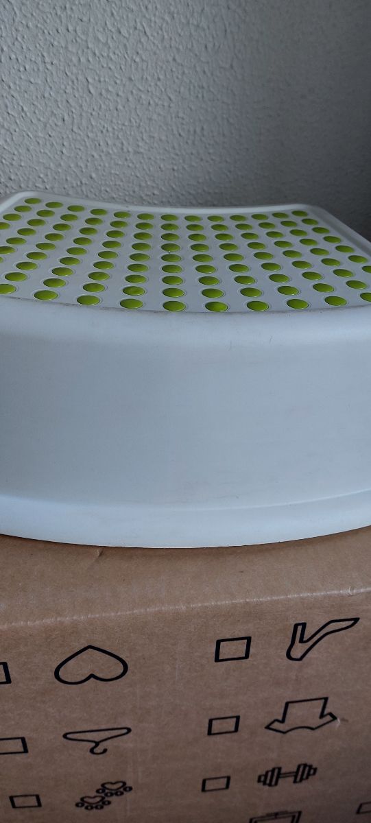 TABURETE IDEAL PARA NIÑOS.SIN ESTRENAR
