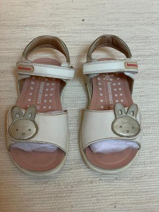 Sandalias Biomecanics niña Talla 28 de segunda mano por 15 EUR en Sant  Vicent del Raspeig en WALLAPOP