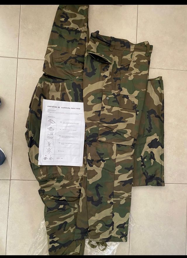 Traje militar uniforme para nieve y frío 