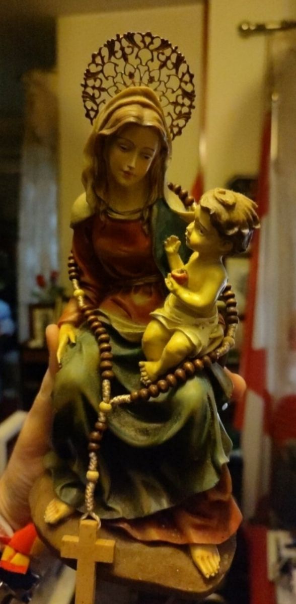 Santa María con niño