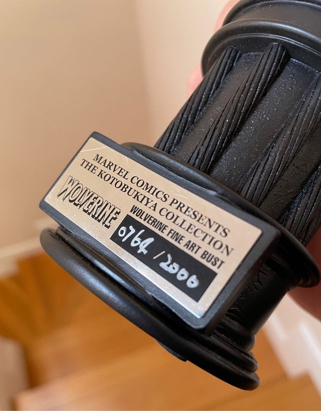 Figura di Kotobukiya LOBEZNO con busto di Wolverine