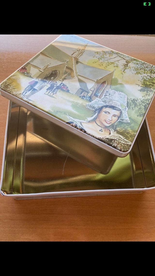 ANTIGUA CAJA METÁLICA DE GALLETAS VINTAGE