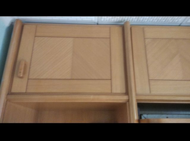 Cama abatible de 80cm. mas escritorio y cajonera.