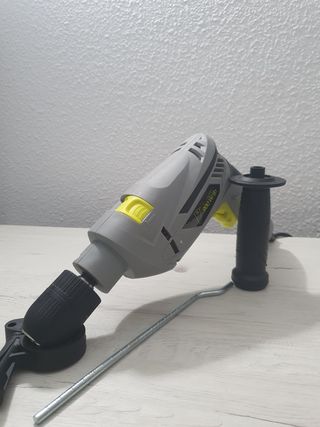 Taladro 900w 13mm Alcampo de segunda mano por 25 EUR en Alicante en WALLAPOP