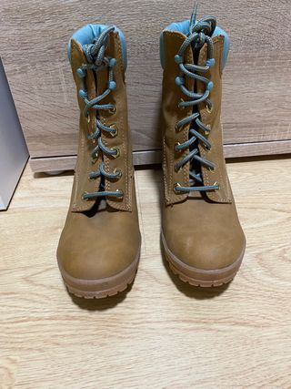 Botines marrones Mustang de segunda mano en Madrid en WALLAPOP
