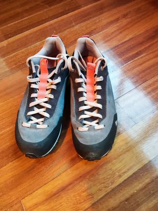 Zapatillas aproximación Decathlon de segunda mano por 18 EUR en Ourense en  WALLAPOP