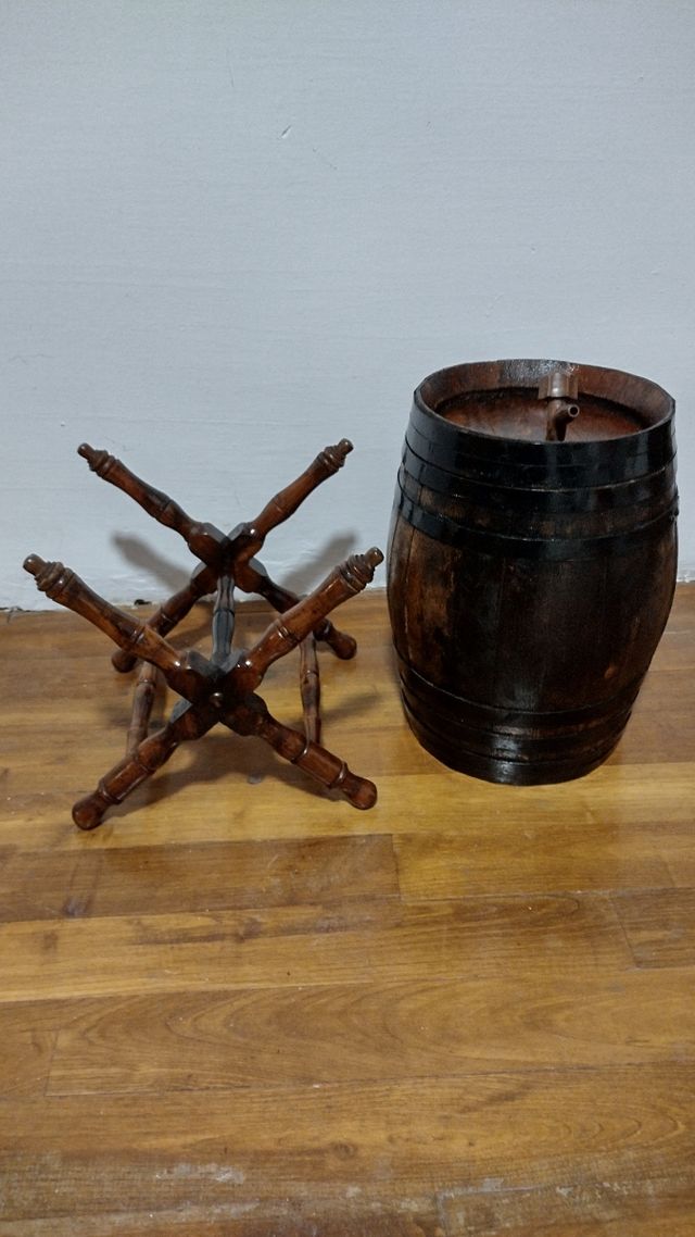 Barril decorativo.