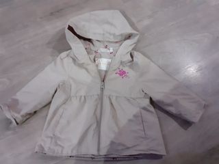 Parka niña de segunda mano por 10 EUR en Terrassa en WALLAPOP