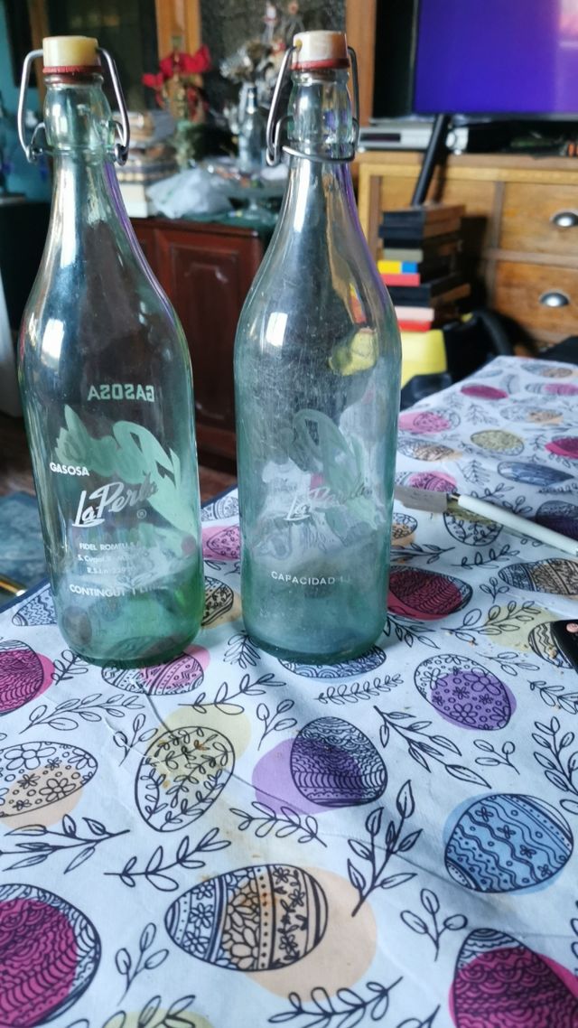 botellas de gaseosa antiguas de la marca perla