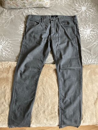 Pantalón vaquero gris Zara hombre de segunda mano por 5 EUR en Lleida en  WALLAPOP