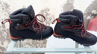 Botas de hombre Quechua Bionnassay de segunda mano por 30 EUR en Almería en  WALLAPOP