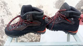 Botas de hombre Quechua Bionnassay de segunda mano por 30 EUR en Almería en  WALLAPOP