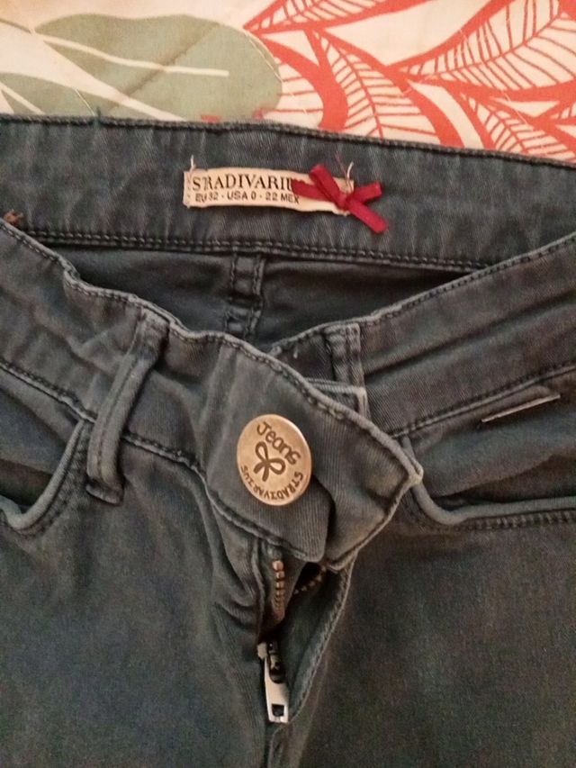 pantalón y camiseta