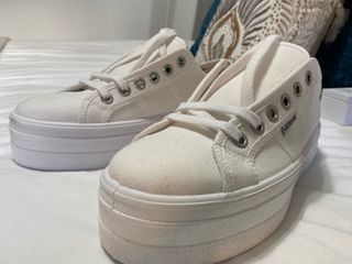 Zapatillas Victoria NUEVAS de segunda mano por 45 EUR en L\\'Hospitalet de  Llobregat en WALLAPOP