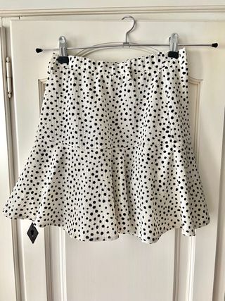 Falda pantalón lunares Stradivarius de segunda mano por 10 EUR en Santurtzi  en WALLAPOP