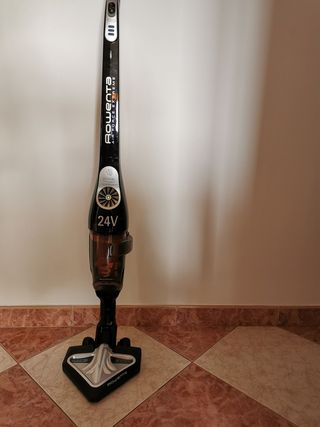 Aspiradora inalámbrica Rowenta Airforce 24V de segunda mano por 75 EUR en  Ciudad Real en WALLAPOP