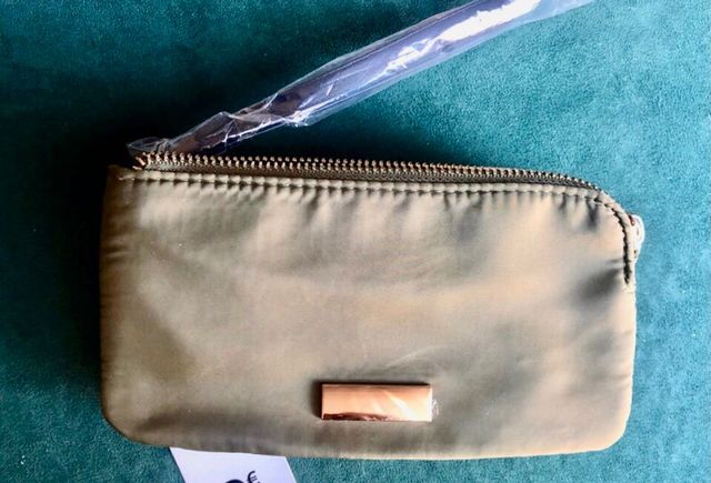 Bolso monedero con dos departamento