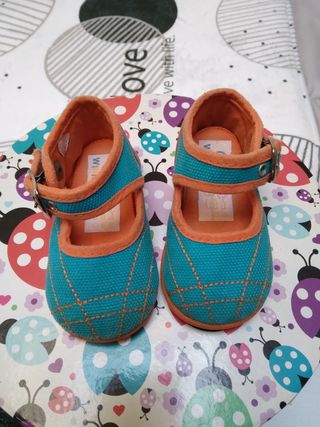 Zapatillas n°18 3x2 de segunda mano por 3 EUR en Getafe en WALLAPOP