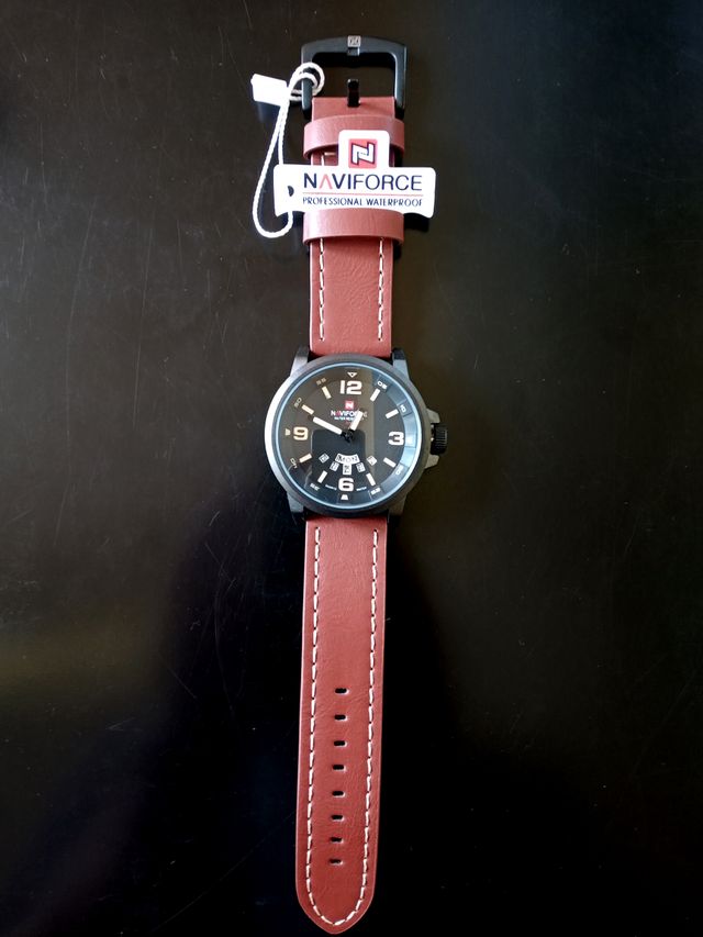 RELOJ PULSERA PARA HOMRE CUERO RESISTENTE AL AGUA