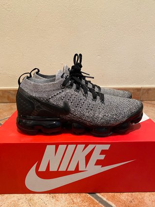 Zapatillas Nike vapormax de segunda mano por 80 EUR en Castelló d\\'Empúries  en WALLAPOP