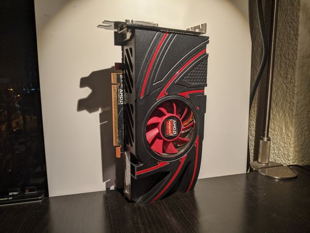 Tarjeta gráfica 2GB ATI Radeon R9 270