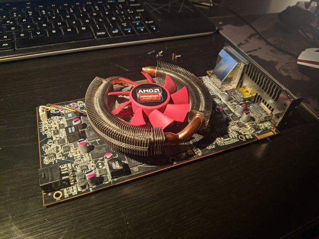 Tarjeta gráfica 2GB ATI Radeon R9 270