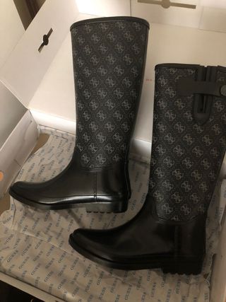 Botas de agua Guess de segunda mano en WALLAPOP