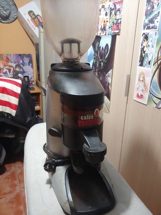 Molinillo industrial de café de segunda mano por 60 EUR en Valdorros en  WALLAPOP