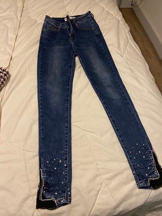 Tejanos con brillantes talla 36 de segunda mano por 10 EUR en Sabadell en  WALLAPOP