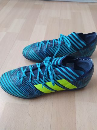 Zapatillas\\/Botas fútbol Adidas talla 41 de segunda mano por 15 EUR en  Madrid en WALLAPOP